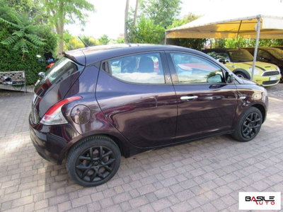 Lancia Ypsilon 1.2 69 CV 5 porte Gold (5)