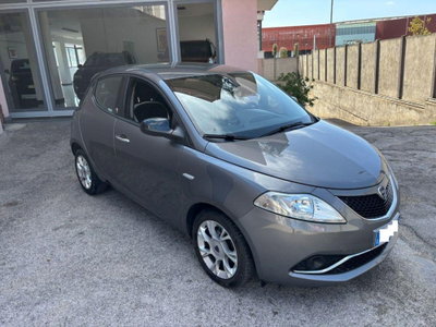 Lancia Ypsilon 1.2 69 CV 5 porte GPL Ecochic Gold (14)