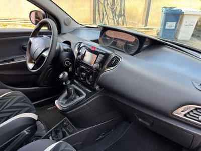 Lancia Ypsilon 1.2 69 CV 5 porte GPL Ecochic Gold (4)