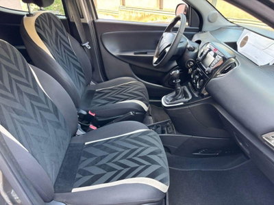 Lancia Ypsilon 1.2 69 CV 5 porte GPL Ecochic Gold (9)