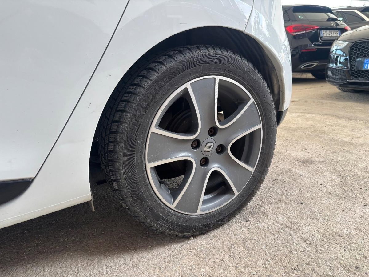 Renault Clio 1.5 dCi 8V 75CV 5 porte Costume National (10)
