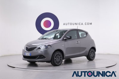 Lancia Ypsilon 1.0 FireFly 5 porte S&S Hybrid Ecochic Silver usata