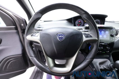 Lancia Ypsilon 1.0 FireFly 5 porte S&S Hybrid Ecochic Silver (7)