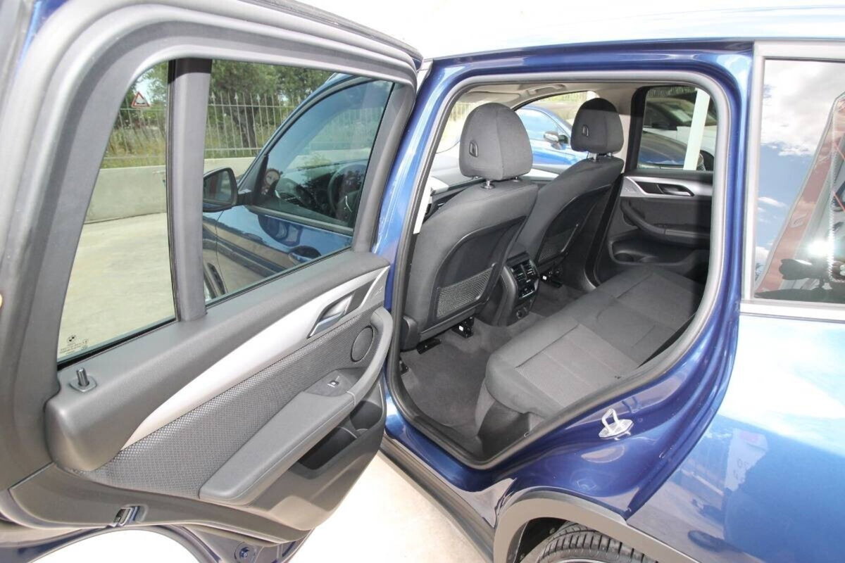 BMW X3 xDrive20d Business Advantage (19)