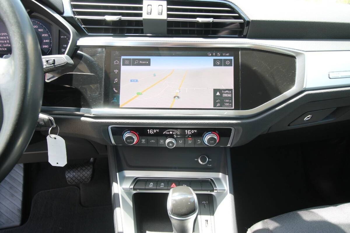 Audi Q3 35 TDI quattro S tronic Business (13)