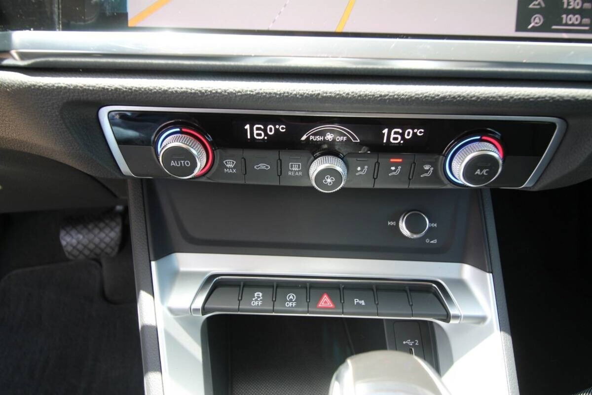 Audi Q3 35 TDI quattro S tronic Business (14)