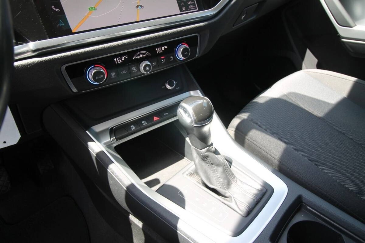 Audi Q3 35 TDI quattro S tronic Business (15)