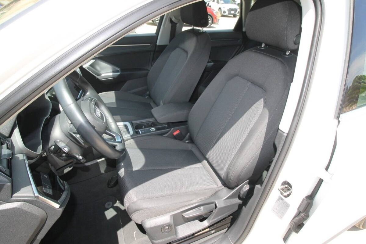 Audi Q3 35 TDI quattro S tronic Business (18)