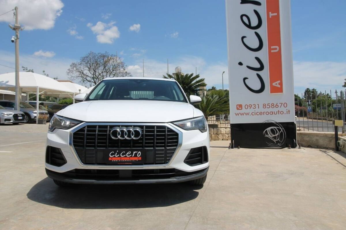Audi Q3 35 TDI quattro S tronic Business (2)