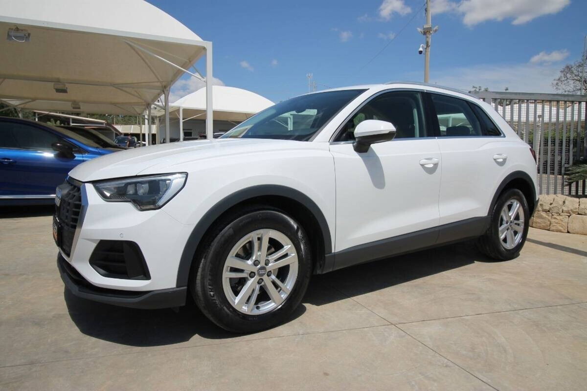 Audi Q3 35 TDI quattro S tronic Business (3)