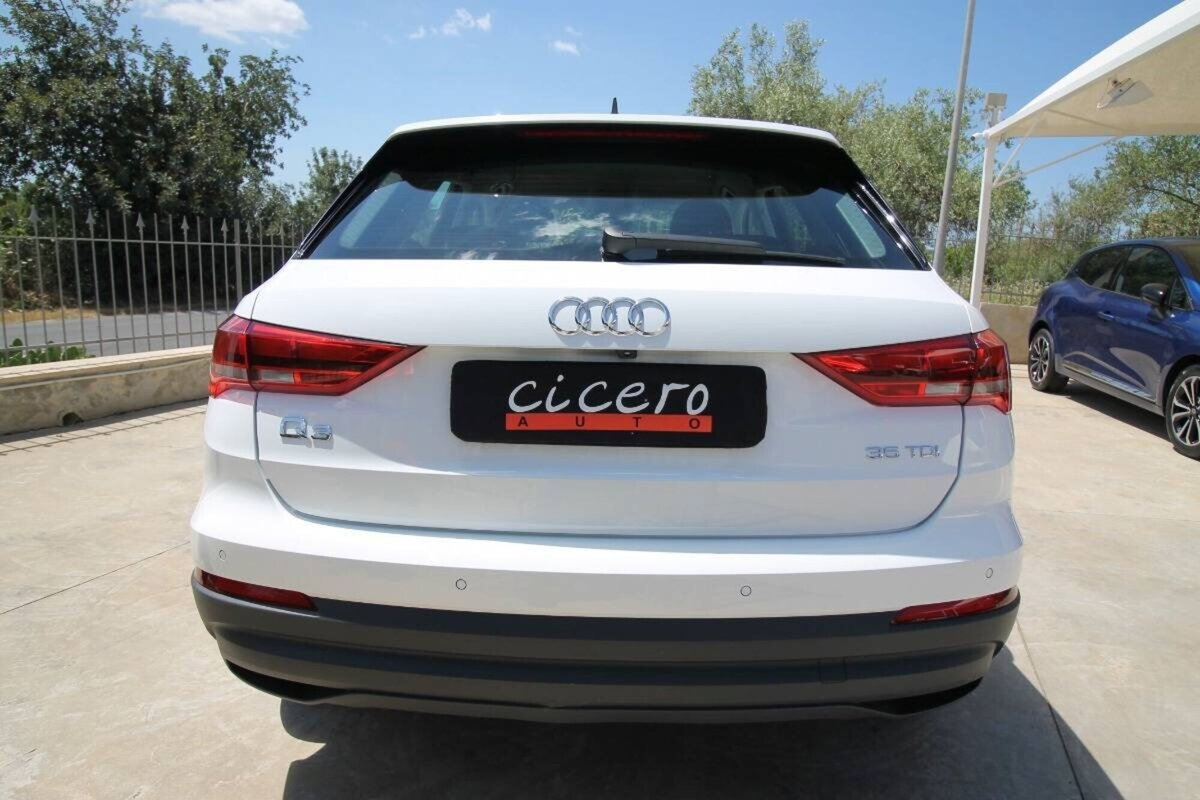 Audi Q3 35 TDI quattro S tronic Business (5)