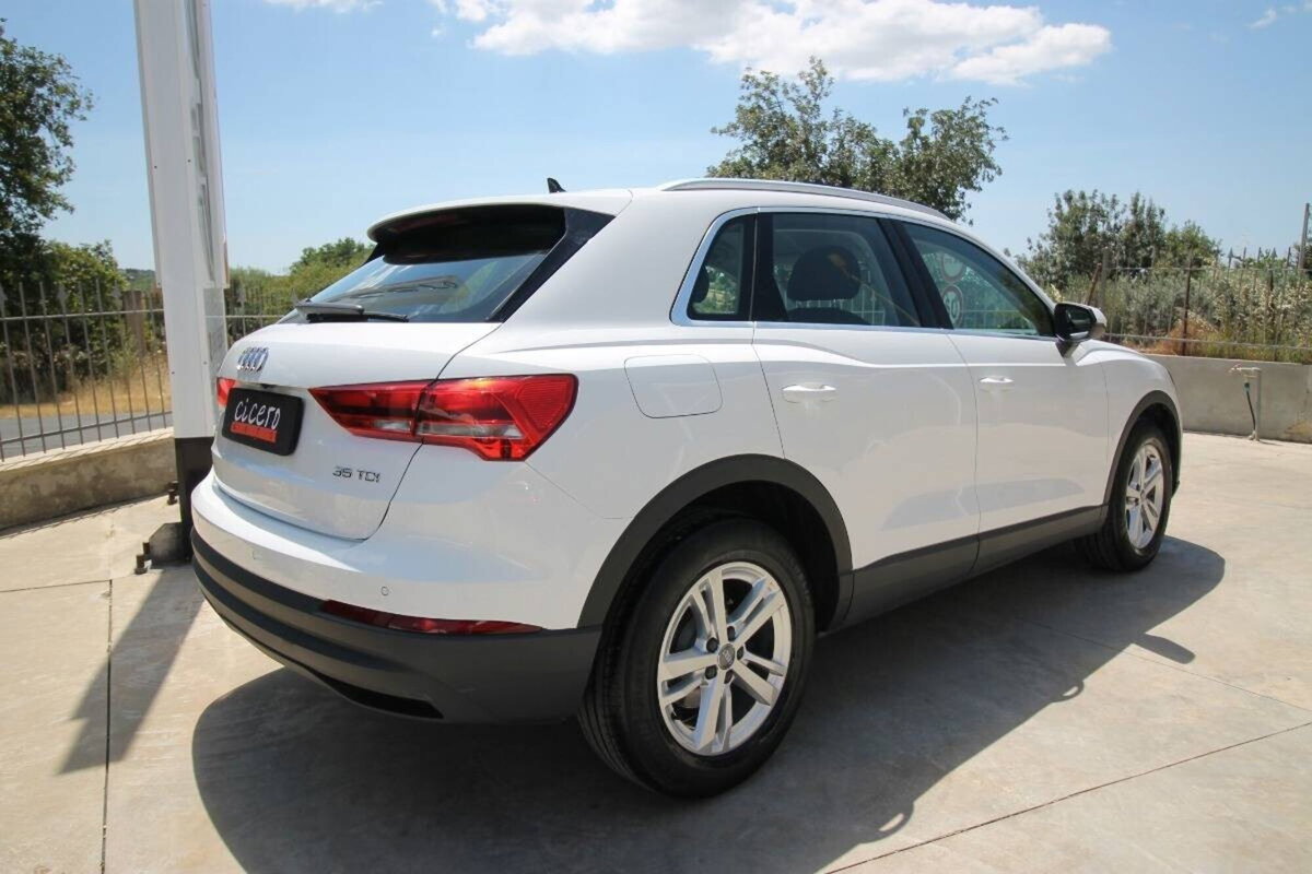 Audi Q3 35 TDI quattro S tronic Business (6)