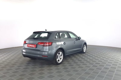 Audi A3 Sportback 40 TDI quattro S tronic Business (4)