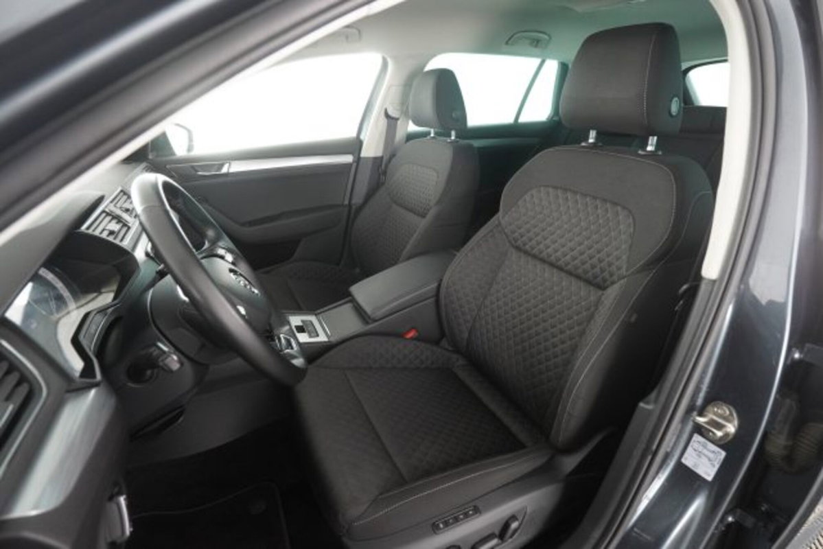 Skoda Superb Station Wagon 1.6 TDI DSG Wagon Ambition (10)