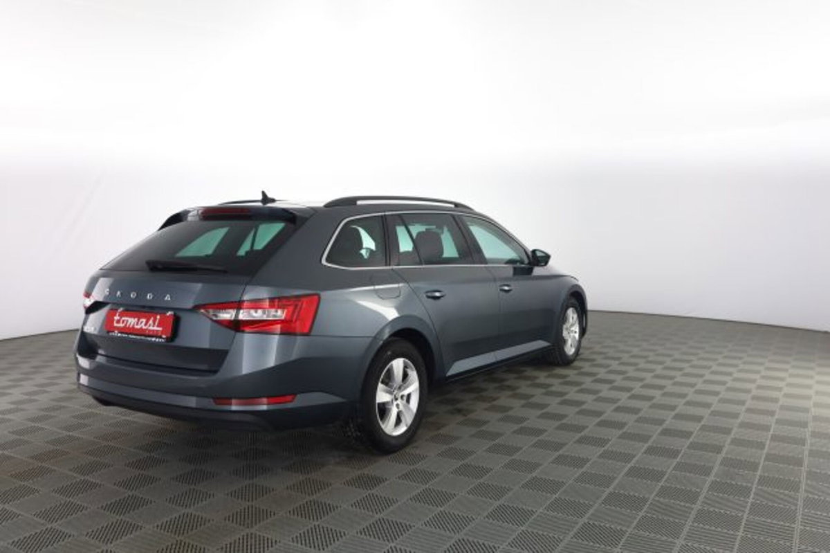 Skoda Superb Station Wagon 1.6 TDI DSG Wagon Ambition (4)