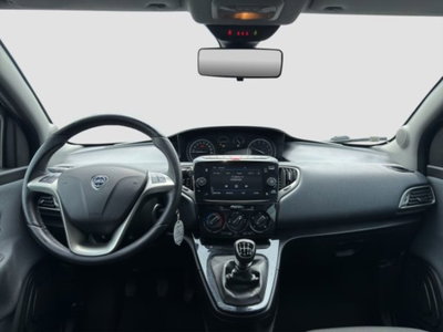 Lancia Ypsilon 1.0 FireFly 5 porte S&S Hybrid Ecochic A. Ferretti (12)