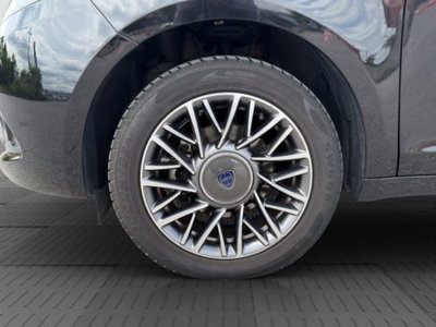 Lancia Ypsilon 1.0 FireFly 5 porte S&S Hybrid Ecochic A. Ferretti (16)