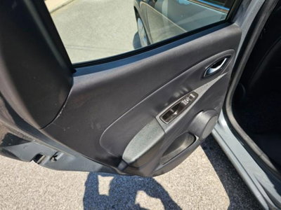 Renault Clio dCi 8V 75 CV 5 porte Moschino Zen (12)
