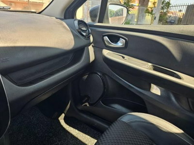 Renault Clio dCi 8V 75 CV 5 porte Moschino Zen (19)