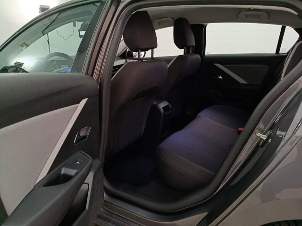 Opel Astra 1.2 t Edition s&s 110cv (10)