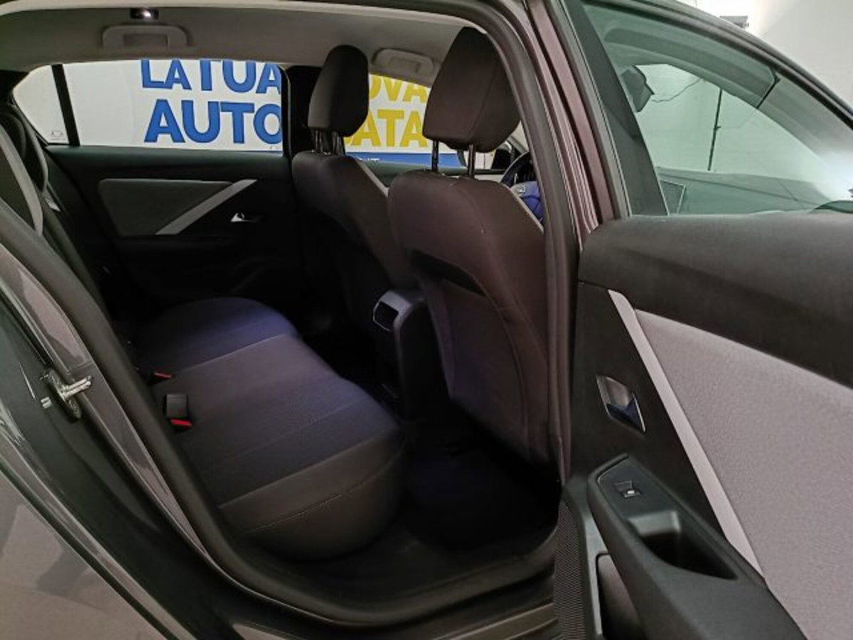 Opel Astra 1.2 t Edition s&s 110cv (12)