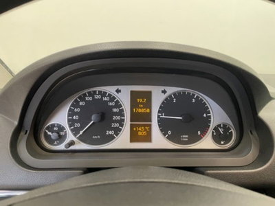 Mercedes-Benz Classe B 180 CDI (5)