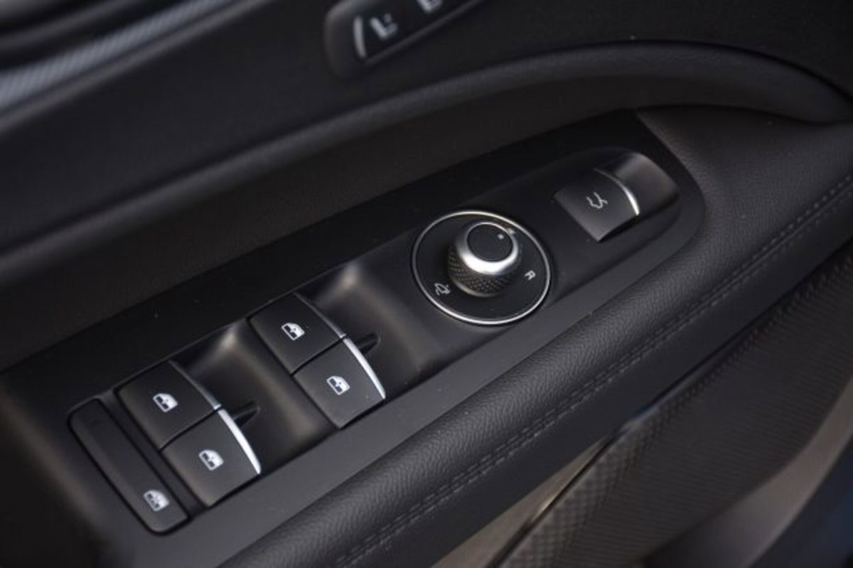 Alfa Romeo Stelvio Stelvio 2.2 Turbodiesel 210 CV AT8 Q4 Veloce (19)