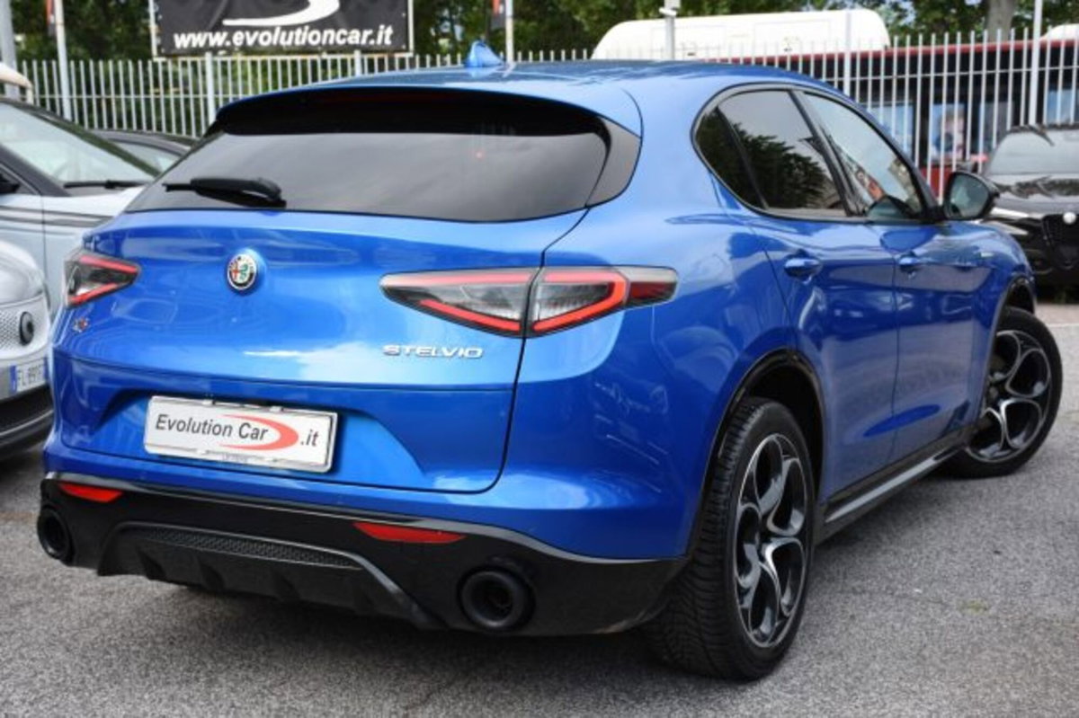 Alfa Romeo Stelvio Stelvio 2.2 Turbodiesel 210 CV AT8 Q4 Veloce (3)