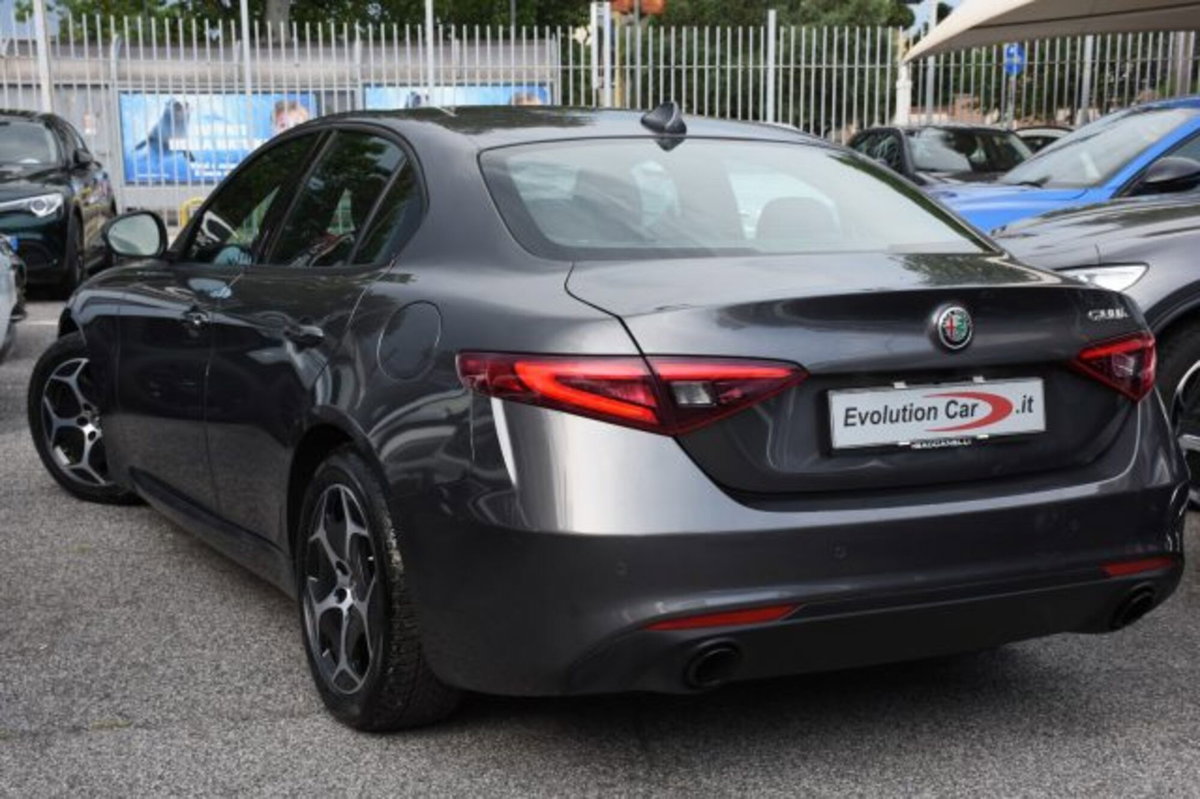 Alfa Romeo Giulia 2.2 Turbodiesel 190 CV AT8 Super (4)