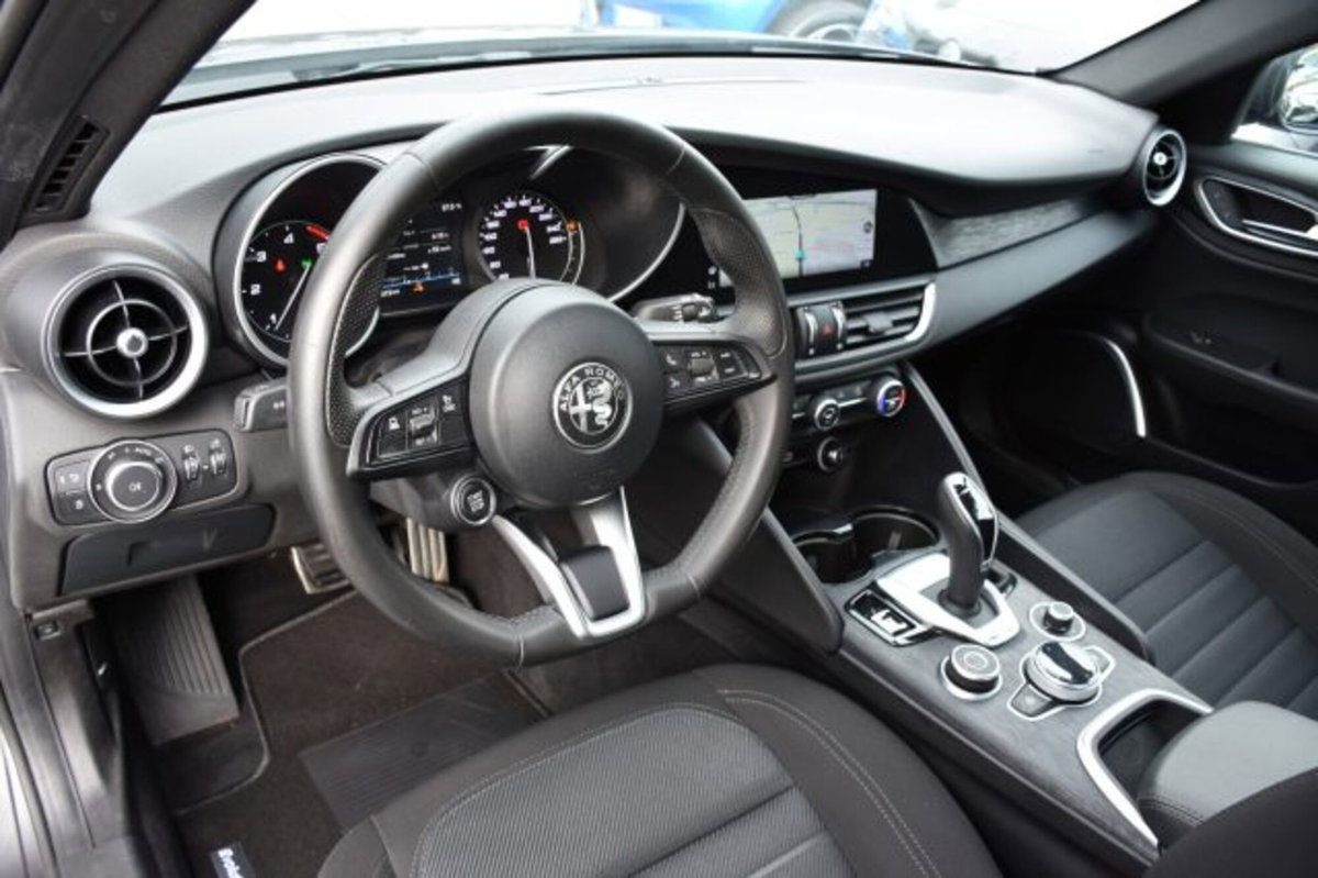 Alfa Romeo Giulia 2.2 Turbodiesel 190 CV AT8 Super (5)