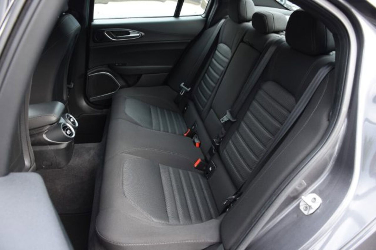 Alfa Romeo Giulia 2.2 Turbodiesel 190 CV AT8 Super (7)