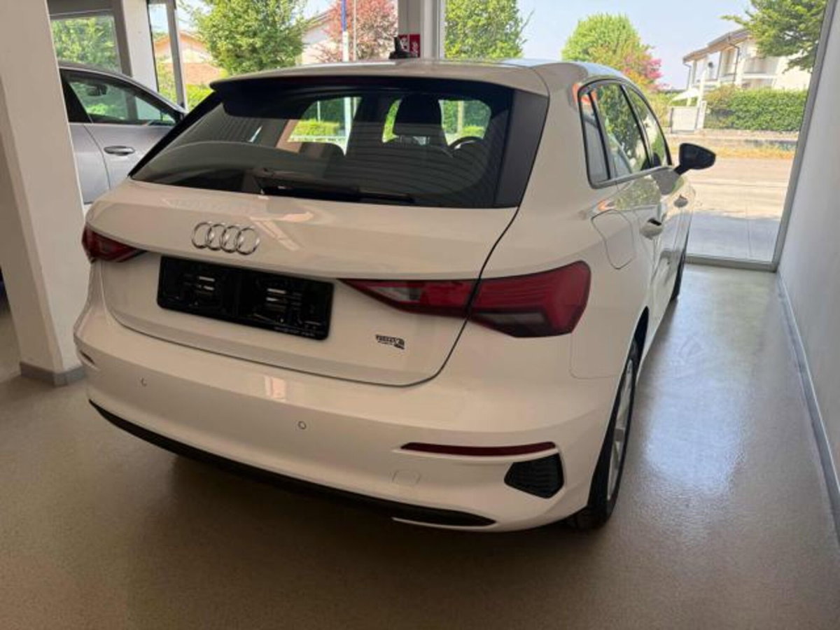 Audi A3 Sportback 30 TFSI S tronic Business (4)