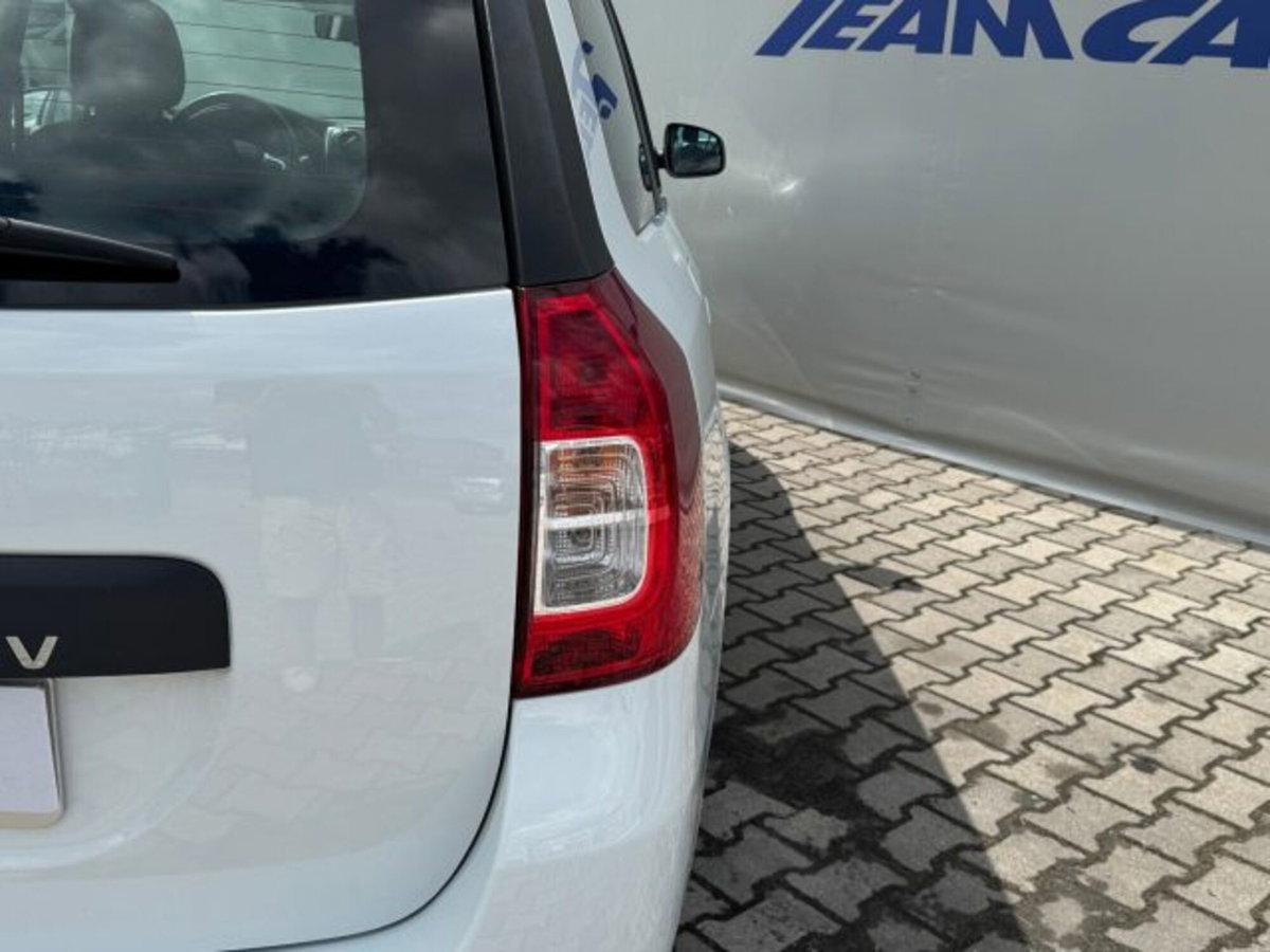 Dacia Logan MCV 1.0 TCe 12V 100CV ECO-G 15th Anniversary (14)
