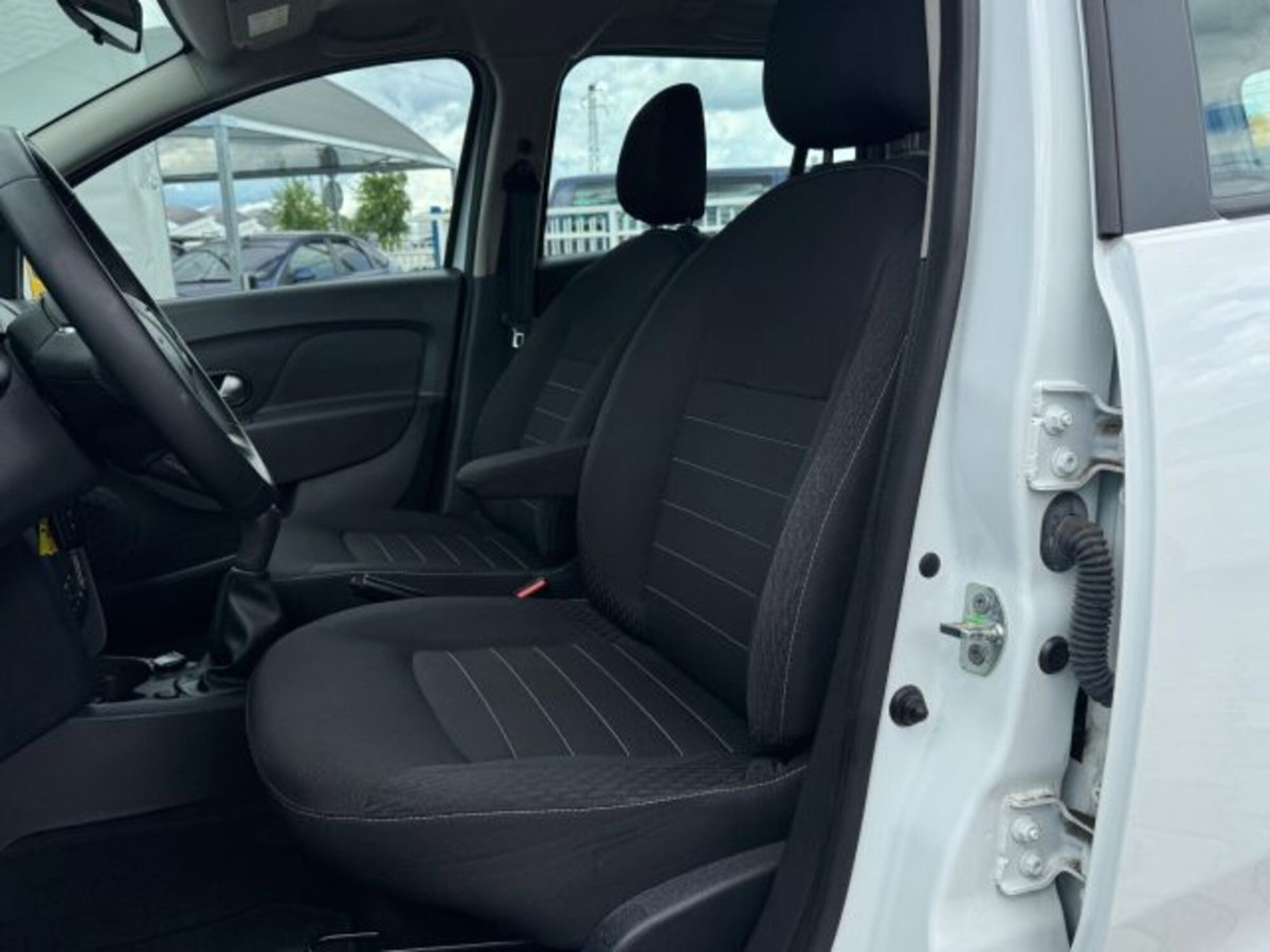 Dacia Logan MCV 1.0 TCe 12V 100CV ECO-G 15th Anniversary (16)
