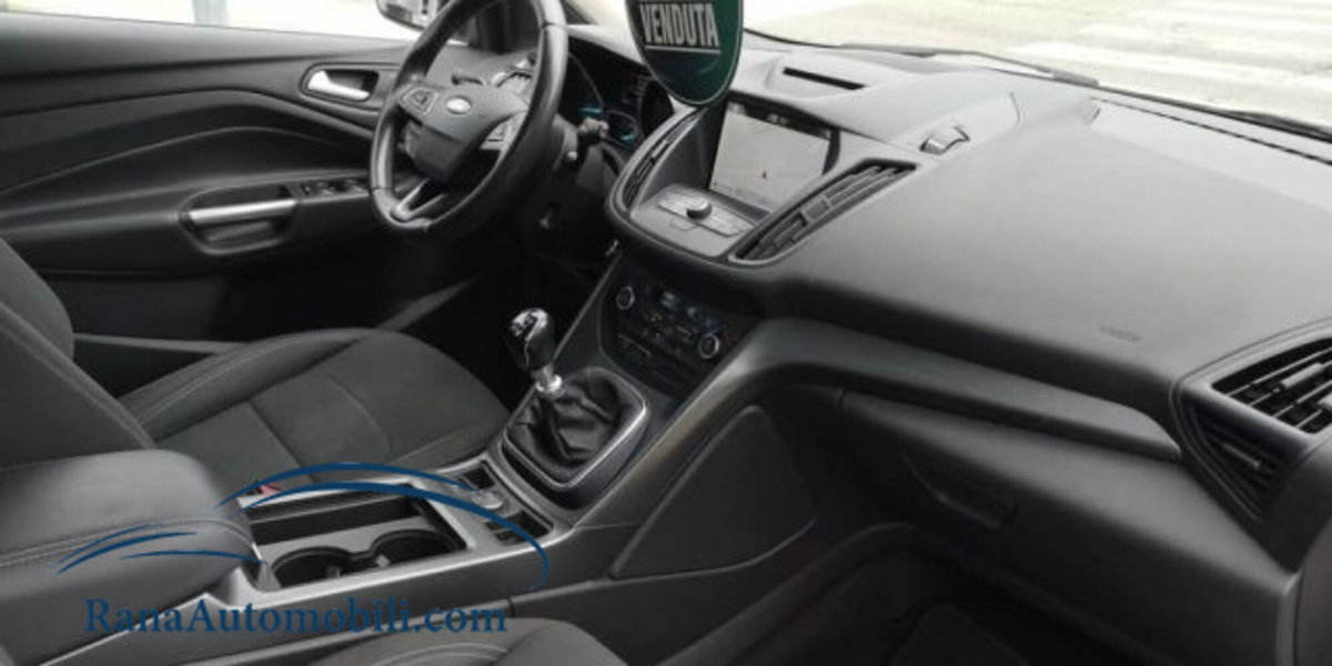 Ford Kuga 1.5 TDCI 120CV S&S 2WD Powershift ST-Line Business (5)