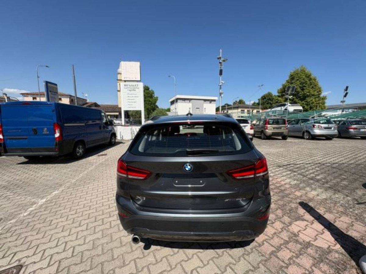 BMW X1 xDrive25e Business Advantage (3)