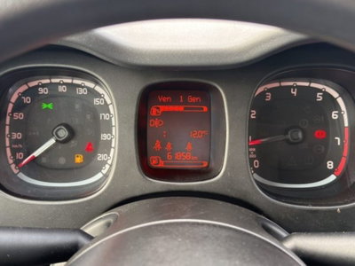 Fiat Panda 1.0 FireFly S&S Hybrid City Cross (15)