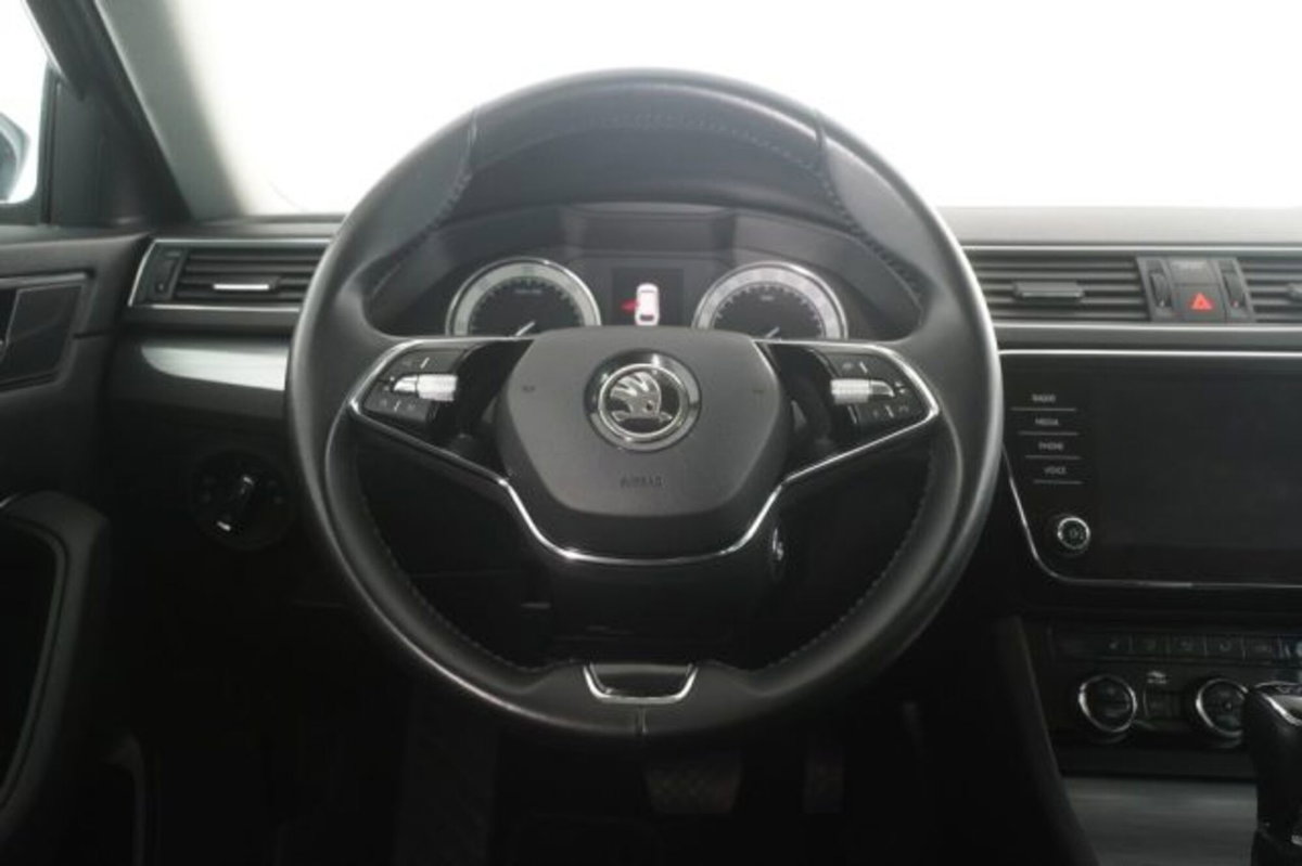 Skoda Superb Station Wagon 1.6 TDI SCR DSG Wagon Executive (13)