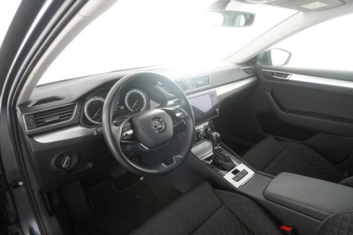 Skoda Superb Station Wagon 1.6 TDI SCR DSG Wagon Executive (9)