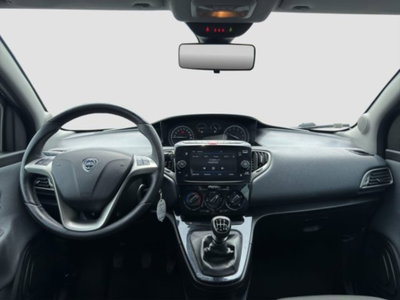 Lancia Ypsilon 1.0 FireFly 5 porte S&S Hybrid Ecochic A. Ferretti (12)