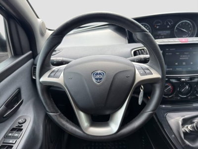 Lancia Ypsilon 1.0 FireFly 5 porte S&S Hybrid Ecochic A. Ferretti (13)