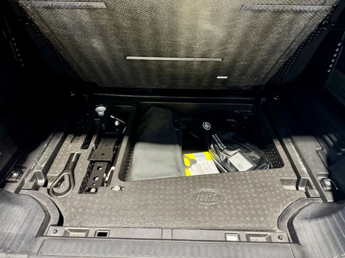 Land Rover Defender 110 3.0d mhev X-Dynamic SE awd 200cv auto 7p.ti (20)