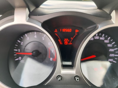 Nissan Juke 1.6 Visia (14)