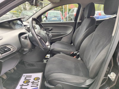 Lancia Ypsilon 1.2 69 CV 5 porte GPL Ecochic Silver (9)