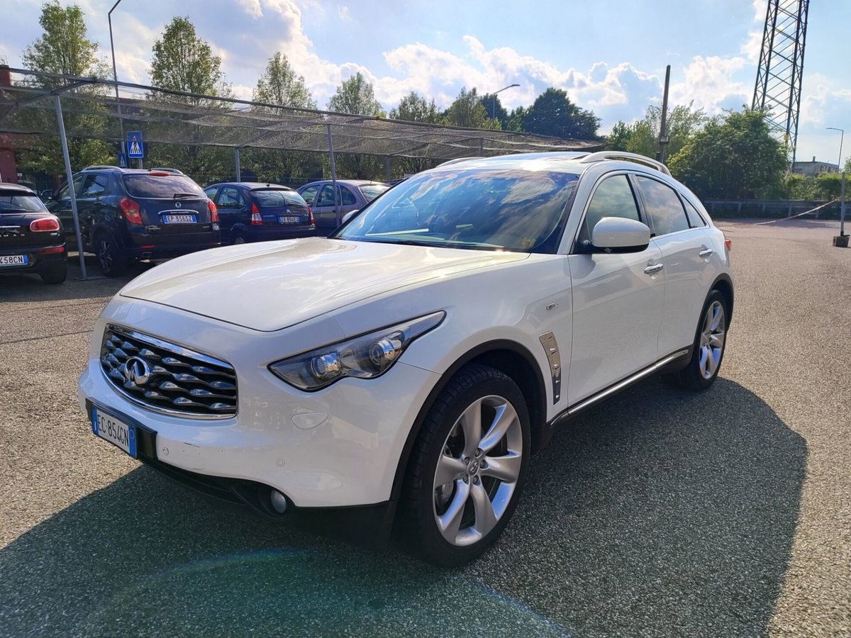 Infiniti FX FX30d S Premium (2)