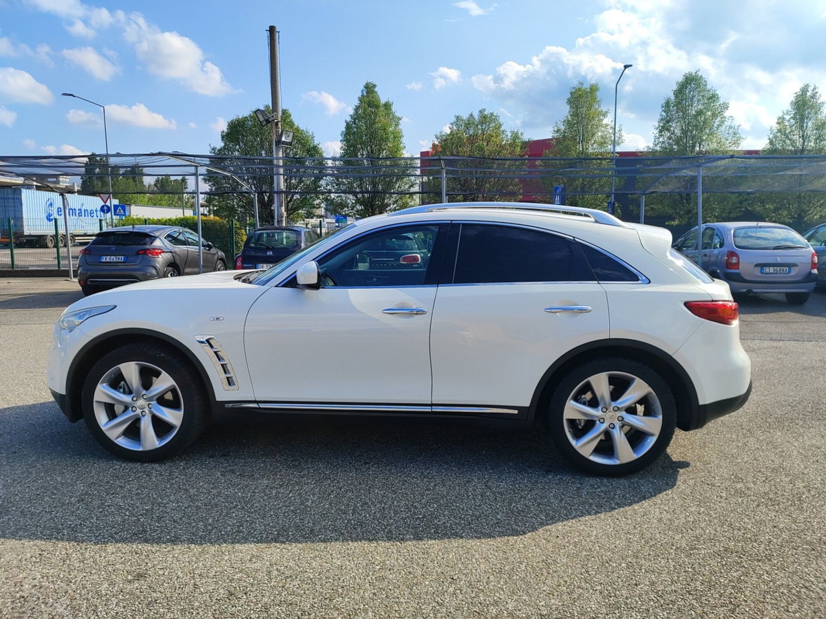 Infiniti FX FX30d S Premium (3)
