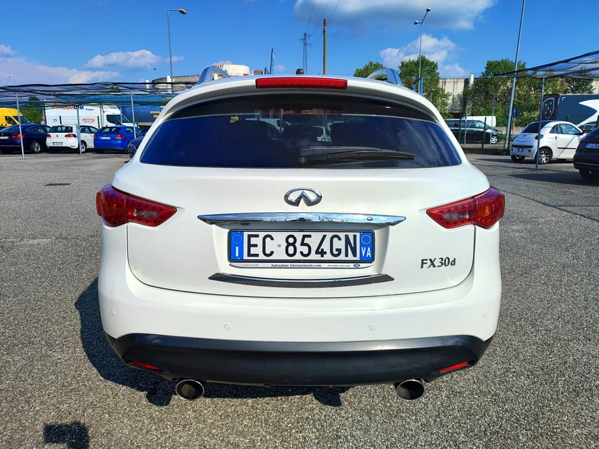 Infiniti FX FX30d S Premium (5)