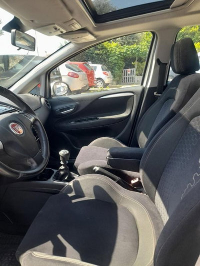 Fiat Punto 1.4 8V 5 porte Easypower Lounge (9)