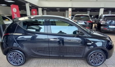 Lancia Ypsilon 1.0 FireFly 5 porte S&S Hybrid Ecochic Gold (2)
