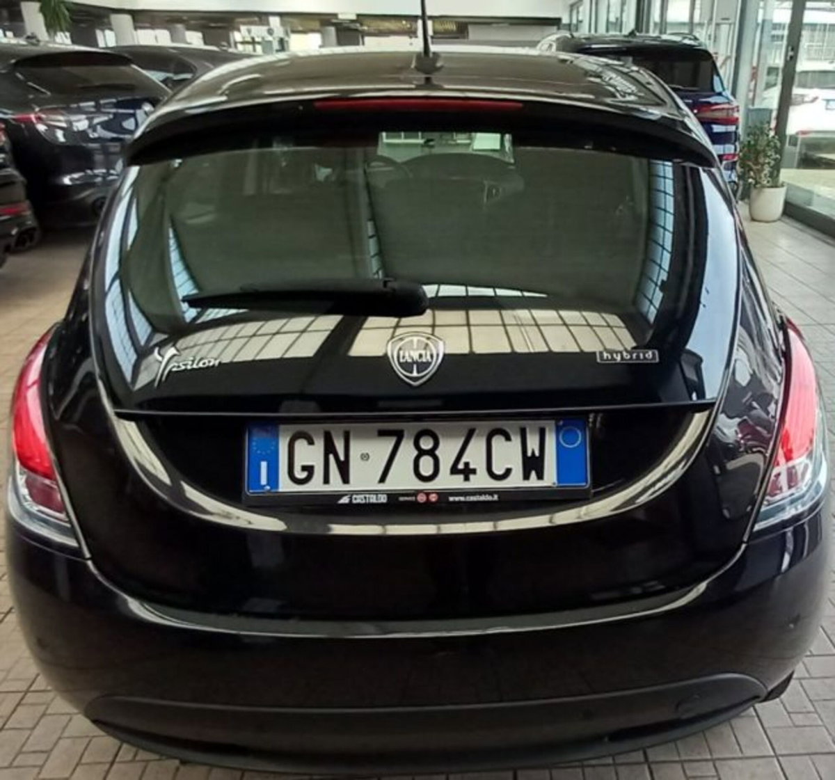 Lancia Ypsilon 1.0 FireFly 5 porte S&S Hybrid Ecochic Gold (4)